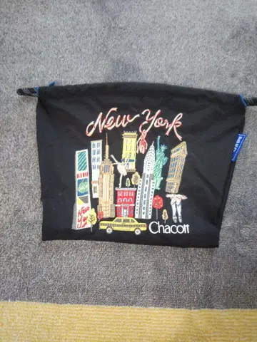 Chacott 뉴욕 자수 파우치