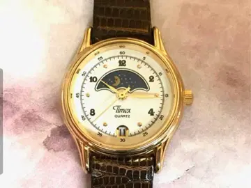 여성용 손목시계 TIMEX 문페이즈 작동 새 배터리 새 벨트