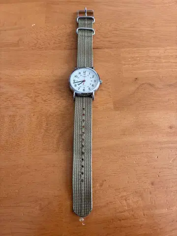 TIMEX INDIGLO 쿼츠 손목시계 작동 중