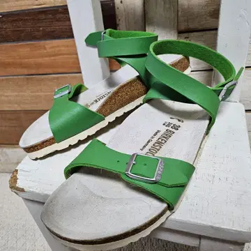 BIRKENSTOCK 샌들 버켄스탁 24.5 여성용 그린 컬러