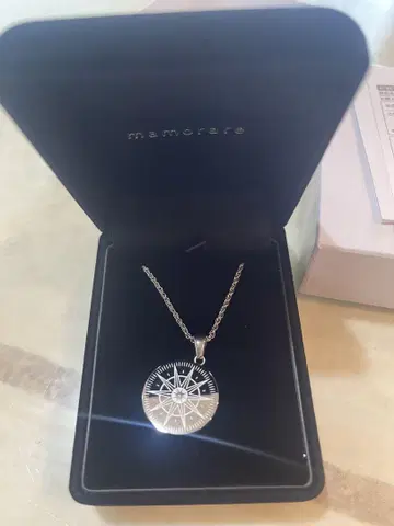 신상품 미사용 mamorare 실버 나침반 목걸이