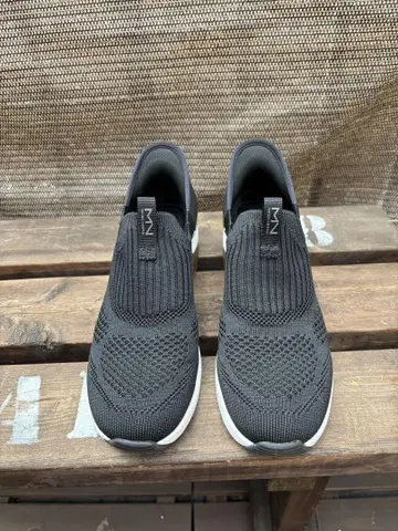스케쳐스 Mark Nason 블랙 스니커즈