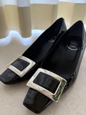 Roger Vivier 블랙 펌프스
