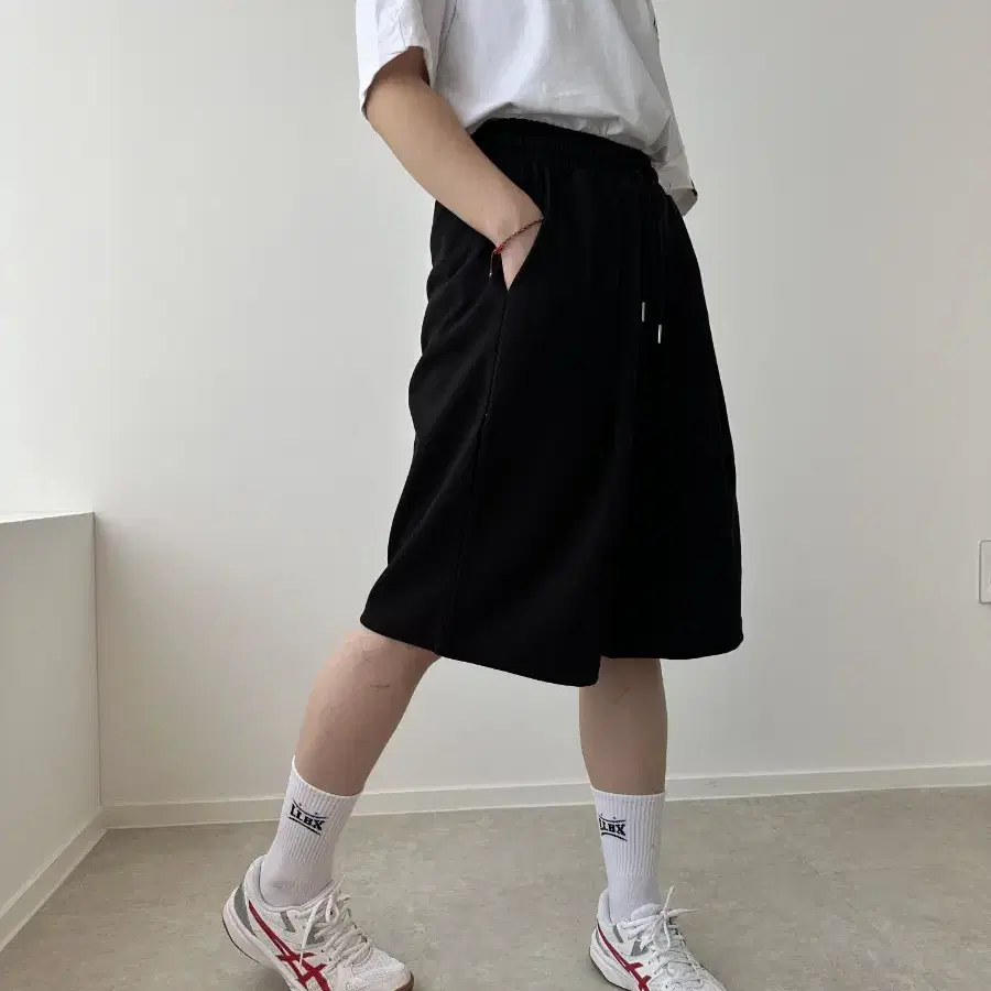 【SATIIIZ】Beucky Pintuck Cargo Bermuda Pants Blackie Pintuck Cargo Bermuda Pants - satiiiz