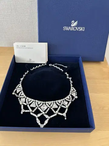 스와로브스키 Swarovski 기하학 패턴 고져스 목걸이 미사용품