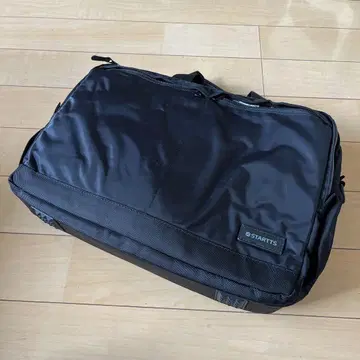 블랙 비즈니스 백 백팩으로도 사용할 수 있습니다!