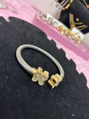 크리스탈 꽃 모티브 뱅글