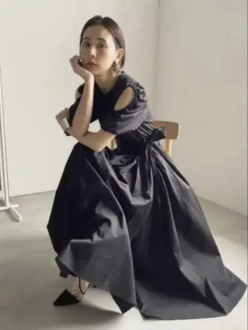 AMERI DONUTS SLEEVE DRESS 아메리 원피스