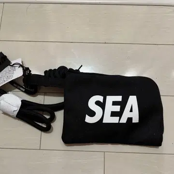 WIND AND SEA 파우치