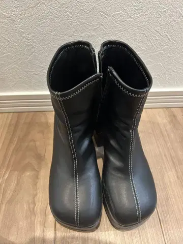 HARE 스티치 청키 부츠