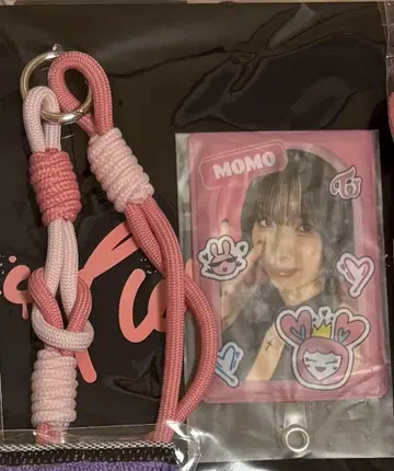 TWICE 폰 탭 월드 투어 허벅지