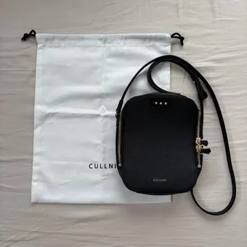 CULLNI 쿤니 숄더백 사피아노 가죽 블랙 새상품급