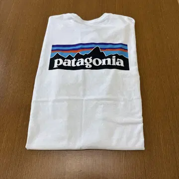 파타고니아 포켓 양면 프린트 티셔츠