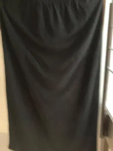 유키코하나이 블랙 롱 스커트 허리밴딩으로 쾌적하게 보낼 수 있습니다.