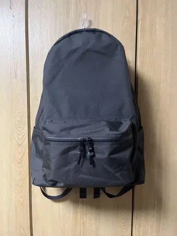 스탠다드 공급 MATTE COMMUTE DAYPACK