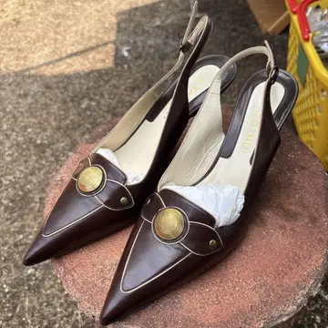 아테스토니 포인트 펌프스 24cm