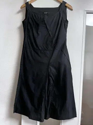 새상품급 CIVIDINI 치비디니 슬리브리스 원피스 블랙