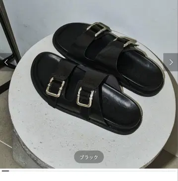 루타론 그리즈 가죽 버클 뮬 샌들