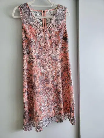 ELORA DRESS 슬리브리스 무릎 기장 원피스 L 피치 글로우