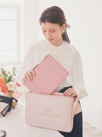 Maison de FLEUR 레이스 새틴 리본 PC 케이스 핑크