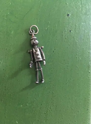 인형 빈티지 실버 참 구제 의류 커트 코베인 앤티크