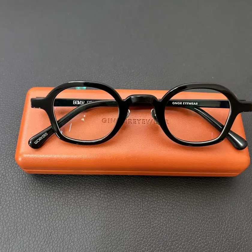 Ginger Eyewear Baker Bold Black on Bunjang Global Site.
