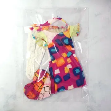 컬러풀 인형 아웃핏 세트