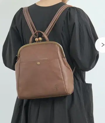 칸미 브라운 플랩 백팩