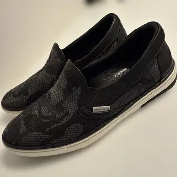 JIMMY CHOO 블랙 카모 오모테산도 힐즈에서 구매 정가 83000엔