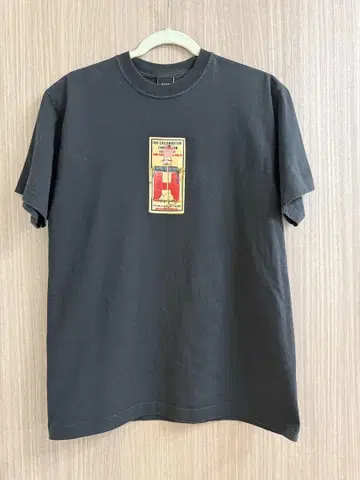 HUF 블랙 티셔츠 M 사이즈