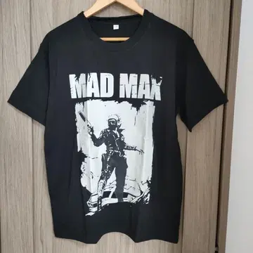 새상품! MAD MAX 그래픽 티셔츠 머드 맥스 L 사이즈
