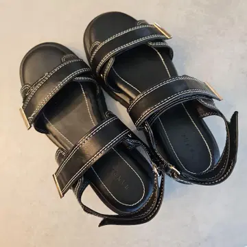 RANDA 블랙 스트랩 샌들 M 사이즈 23.5~24cm