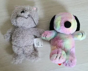 스누피와 퍼론 봉제 인형