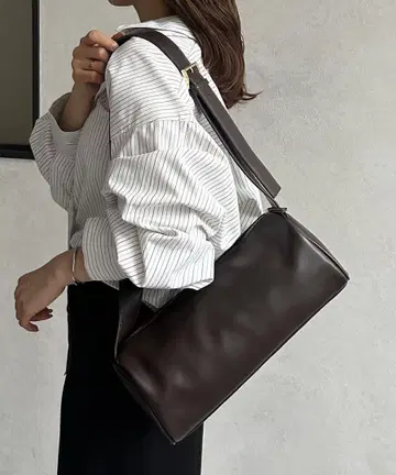 Thevon. 제본 스퀘어 숄더백