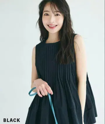 basement online 플리츠 슬리브리스 탑 페플럼 블랙