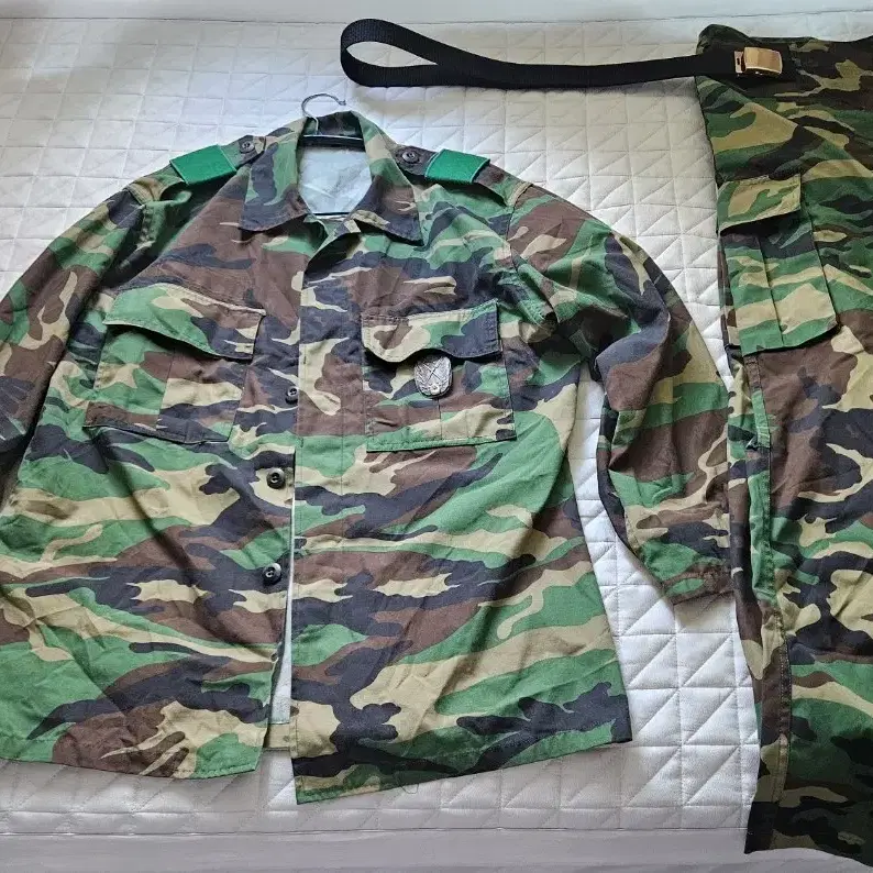 Han of modern 80's zebra print combat dress reserve army