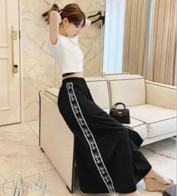 Rady 사이드 라인 맥시 스커트