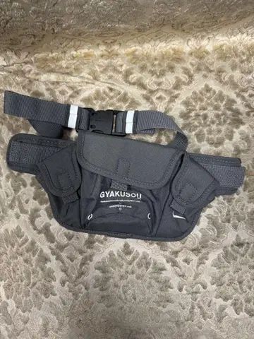 GYAKUSOU 파우치