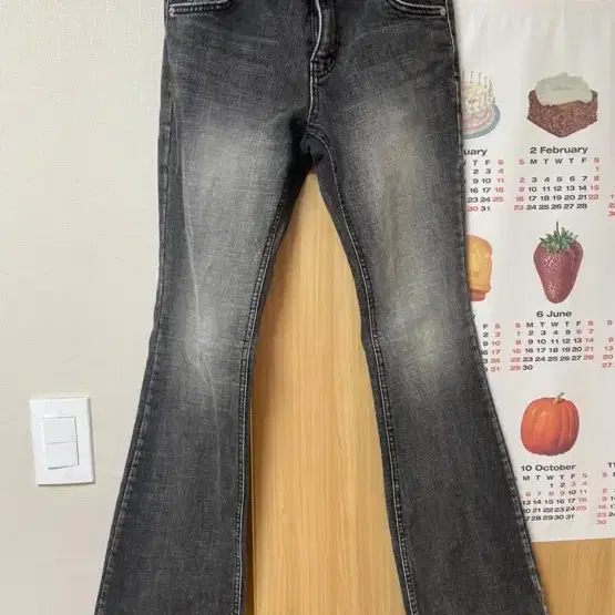 【BOHEMIAN SEOUL】KNEE OPEN RIPPED WIDE JEANS (GRAY) BOHEMIAN SEOUL | 보헤미안서울 Bohemian Seoul) KNEE OPEN