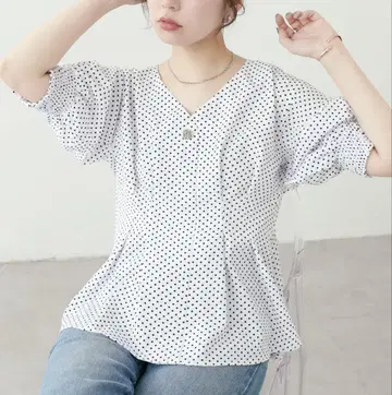 내추럴 꾸뛰르 상의 osono 턱 디자인 페플럼 5부 소매 블라우스