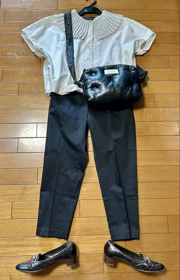 미즈이로 인드 플리츠 옷깃 블라우스 미사용 새상품