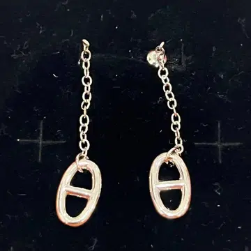 타원형 실버 귀걸이