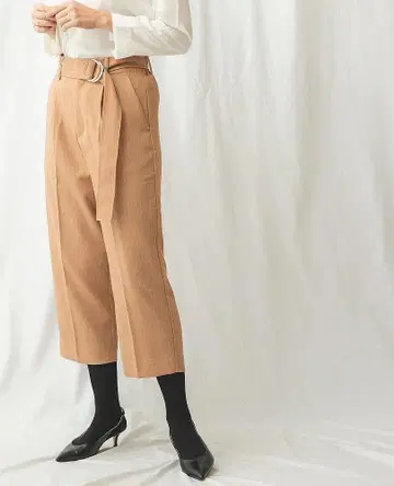 나라 까미체 핀스트라이프 미디엄 길이 팬츠