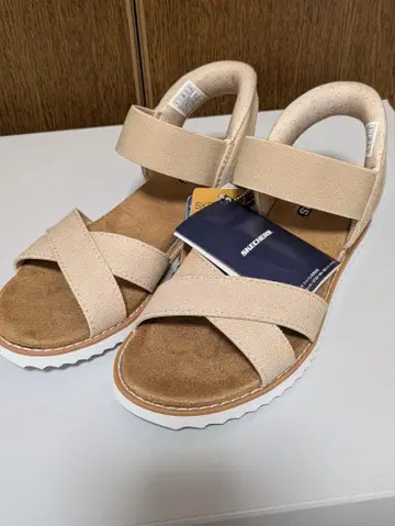 Skechers 베이지 컴포트 샌들