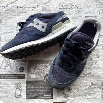 Saucony Shadow 네이비 스니커즈