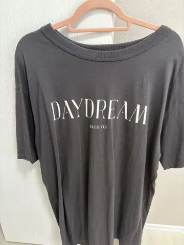 SNIDEL 다크 그레이 티셔츠 반팔