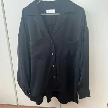 HARE 블랙 긴팔 셔츠