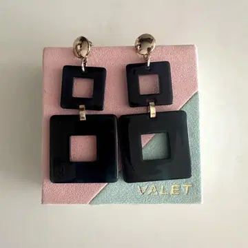 VALET 스퀘어 디자인 귀걸이