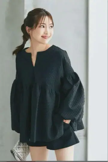 블랙 긴팔 플레어 튜닉