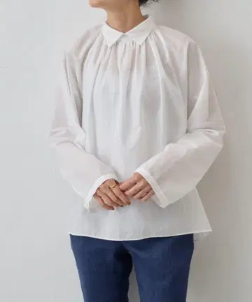 BEARDSLEY 하이넥 풀오버 볼륨 셔츠